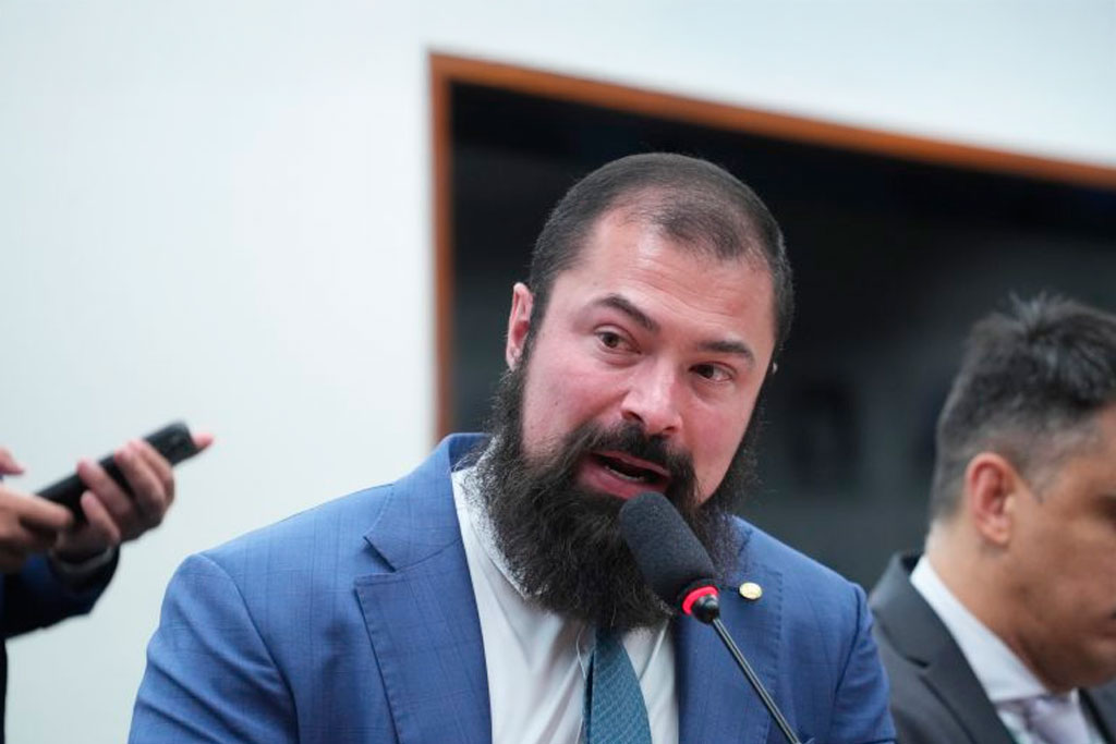 O relator, deputado Delegado Paulo Bilynskyj (PL-SP) estendeu à Polícia Civil o limite de vagas – Foto: Pablo Valadares / Câmara dos Deputados