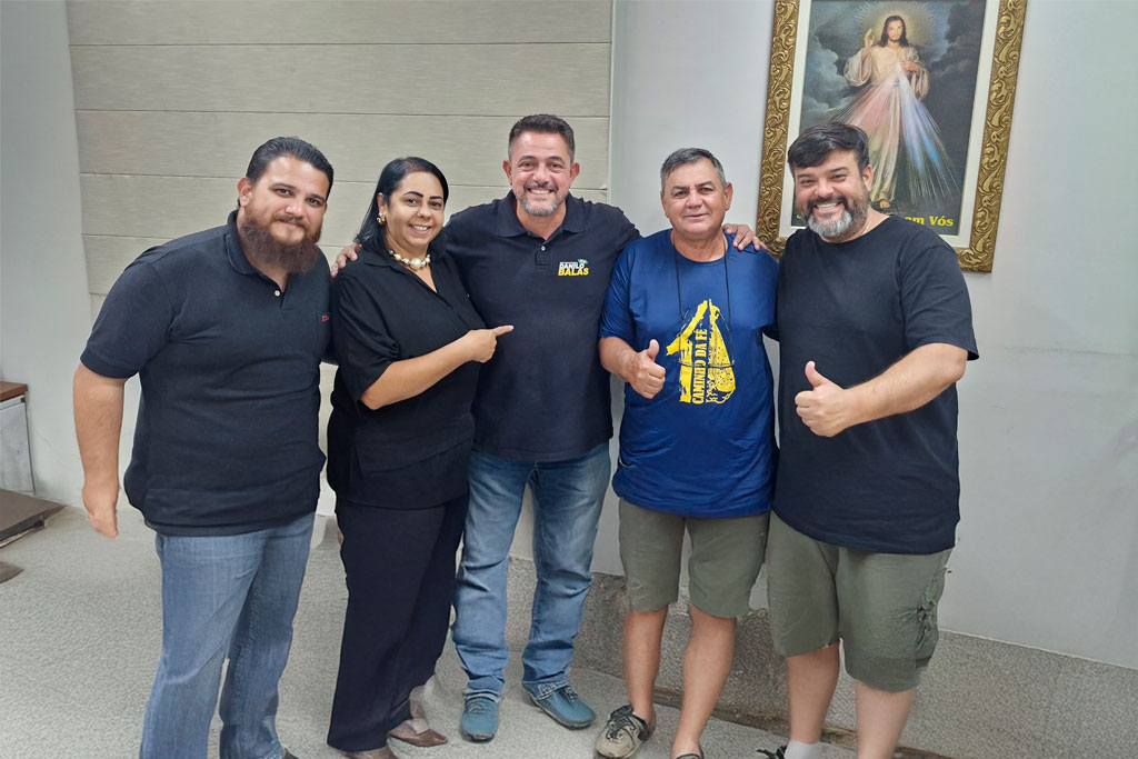 Da esquerda para a direita. Secretário de Turismo, Dorian Junior; Vereadora Eula da Saúde; Deputado Danilo Balas; Vice-Prefeito Dal Andrine; e Prefeito Emerson Kiogi Tanaka - Foto: Jonathas Ventura