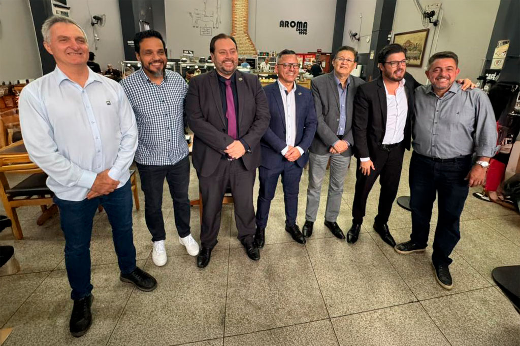 Deputado Danilo Balas (PL-SP) visita a cidade de Votorantim acompanhado de Renato Bolsonaro (PL-SP) - Foto: Jonathas Ventura
