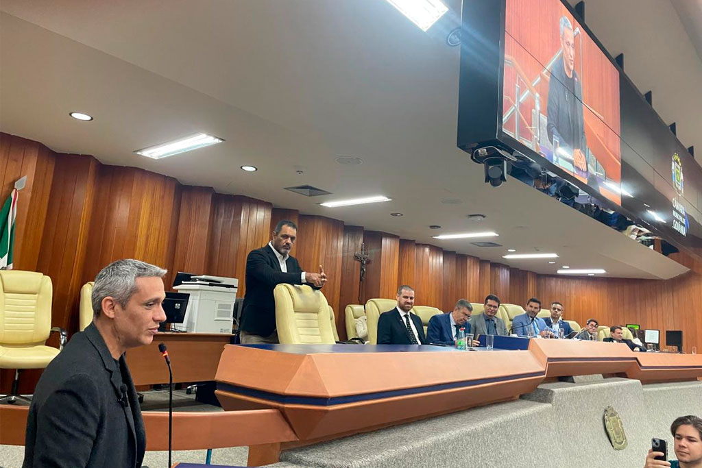 Gustavo Gayer (PL-GO) recebe moção de aplausos na Câmara Municipal de Goiânia - Foto: Millena Cristina de Oliveira / Câmara Municipal de Goiânia