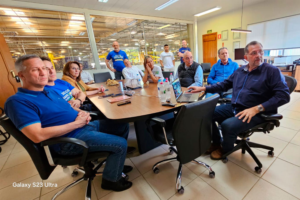 Osmar Terra visita Santo Ângelo ao lado de Vanice de Matos, Zucco e Sanderson e defende investimentos no setor industrial para impulsionar o desenvolvimento regional - Foto: divulgação/Assessoria de Imprensa do Deputado