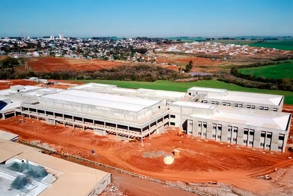 Ação de Osmar Terra (PL-RS) e Giovani Cherini (PL-RS) cobra transparência sobre obra inacabada de hospital em Palmeira das Missões - Foto: divulgação/Assessoria de Imprensa