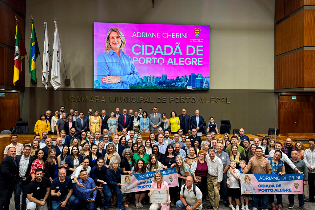 Em sessão lotada, presidente do PL Mulher RS, Adriane Cherini, é homenageada com título de Cidadã Porto-Alegrense - Fonte: Assessoria de Imprensa 