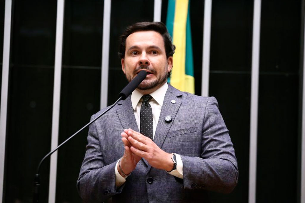Deputado Capitão Alberto Neto (PL-AM) recomendou a aprovação da proposta – Foto: Vinicius Loures/Câmara dos Deputados