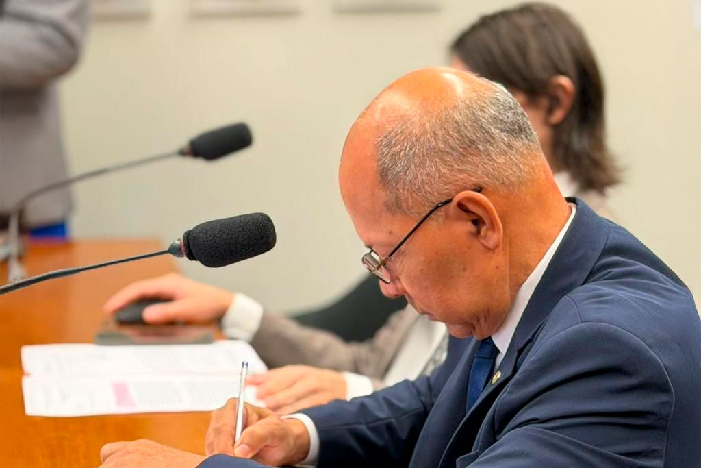 Deputado Coronel Chrisóstomo celebra aprovação de requerimento para seminário em Guajará-Mirim sobre a Ponte Binacional Brasil-Bolivia