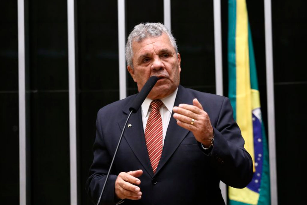 O relator, deputado Alberto Fraga (PL-DF): atividade policial envolve altos níveis de pressão e risco – Foto: Vinicius Loures/Câmara dos Deputados
