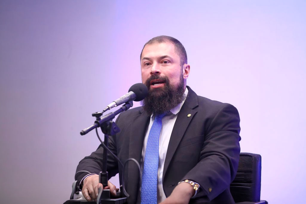 Delegado Paulo Bilynskyj (PL-SP): atiradores ficam vulneráveis durante deslocamentos – Foto: Vinicius Loures / Câmara dos Deputados