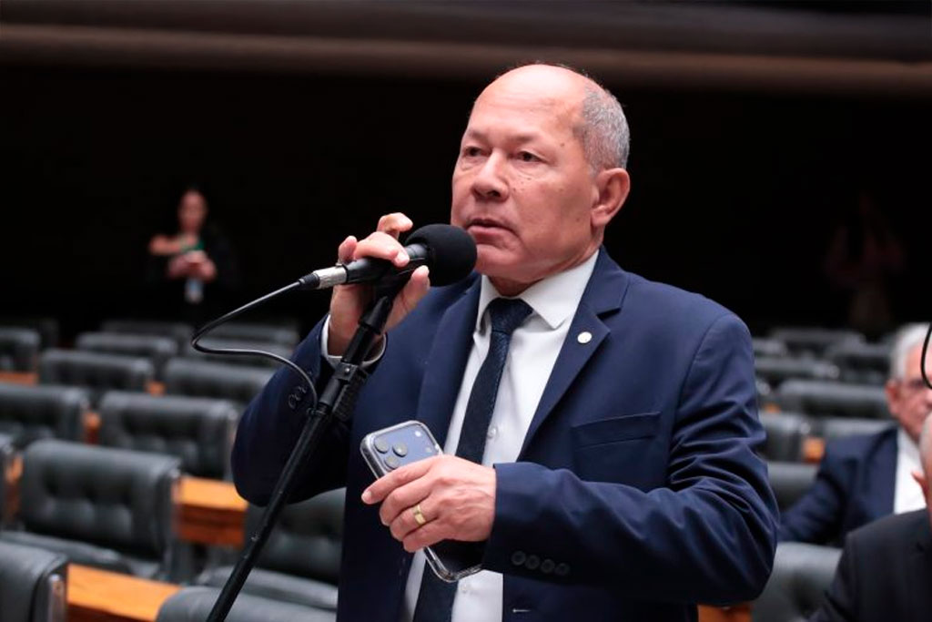 Deputado Coronel Chrisóstomo (PL-RO) legislação deve ser aperfeiçoada para enfrentar barreiras históricas - Foto: Bruno Spada/Câmara dos Deputados