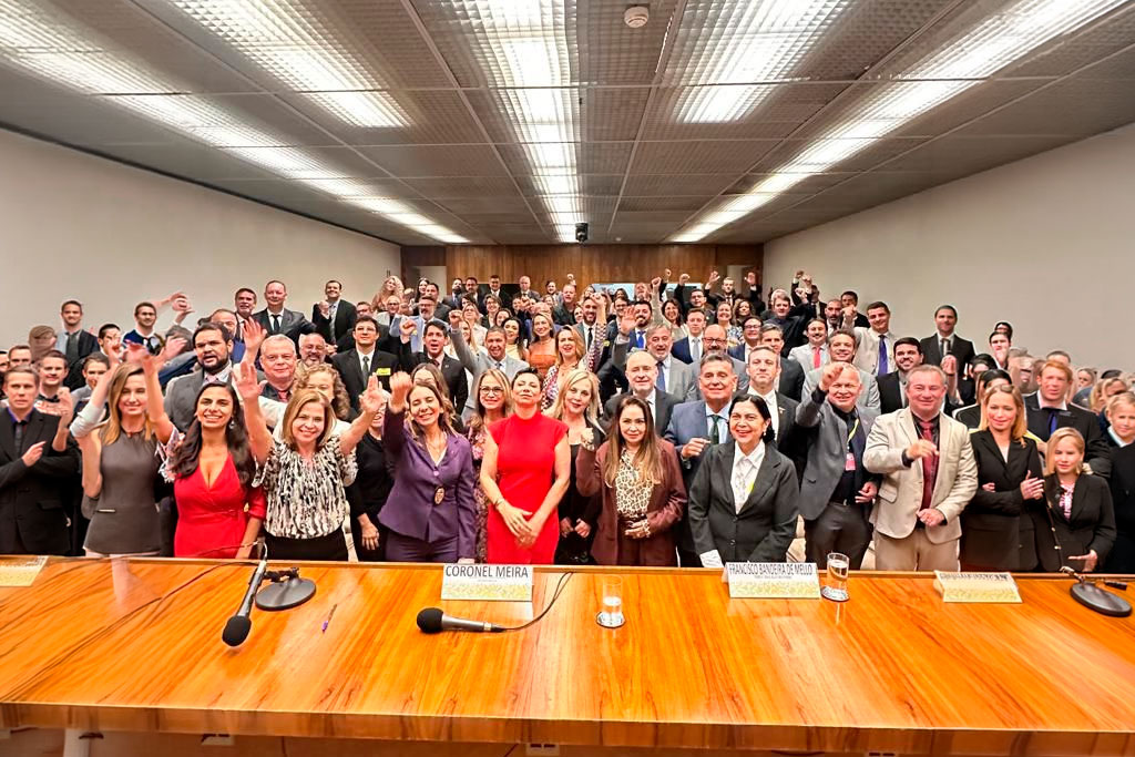Coronel Meira (PL-PE) homenageia Oficiais de Justiça em Encontro na Câmara dos Deputados - Foto: divulgação/Agência Câmara de Notícias