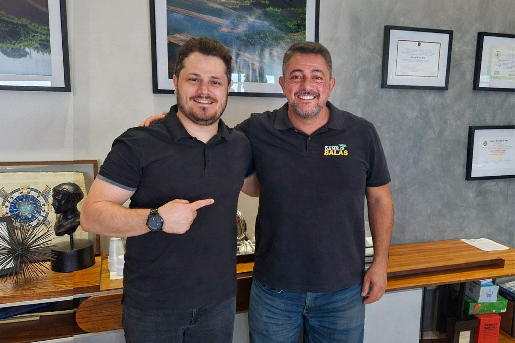 Deputado Danilo Balas (PL-SP) com o Prefeito Léo Folim – Foto: Jonathan Ventura
