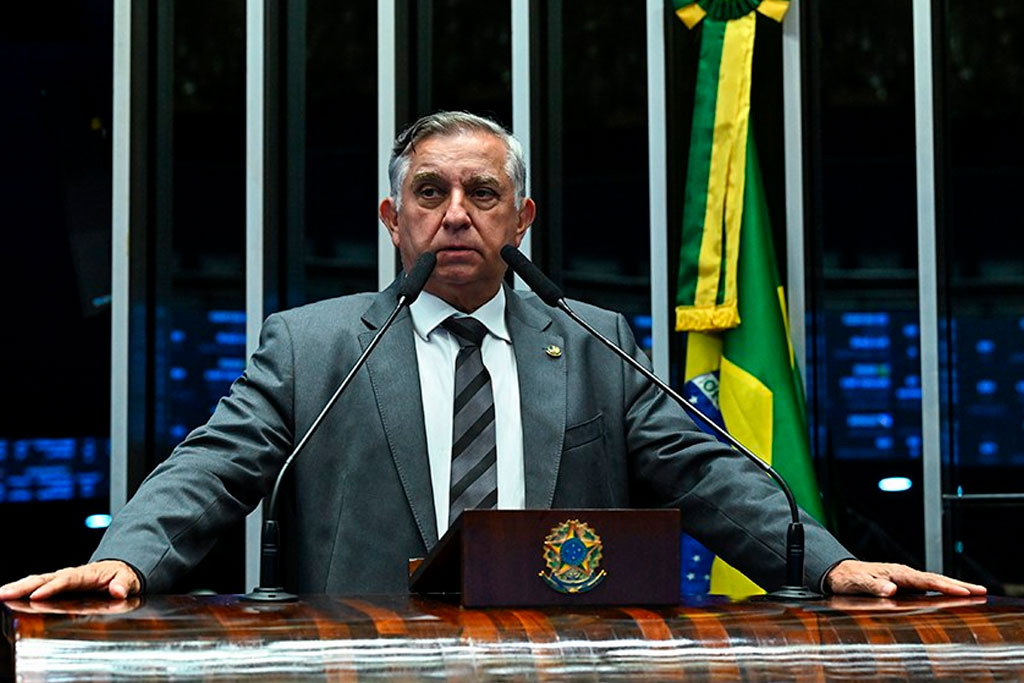 Senador Izalci Lucas (PL-DF) pede investigação sobre operações do BRB com o Banco Master