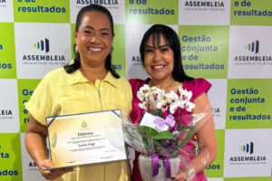 Deputada Janad (PL-TO) destaca liderança feminina e homenageia prefeita de Jaú do Tocantins – Foto: Divulgação/Ascom Janad Valcari