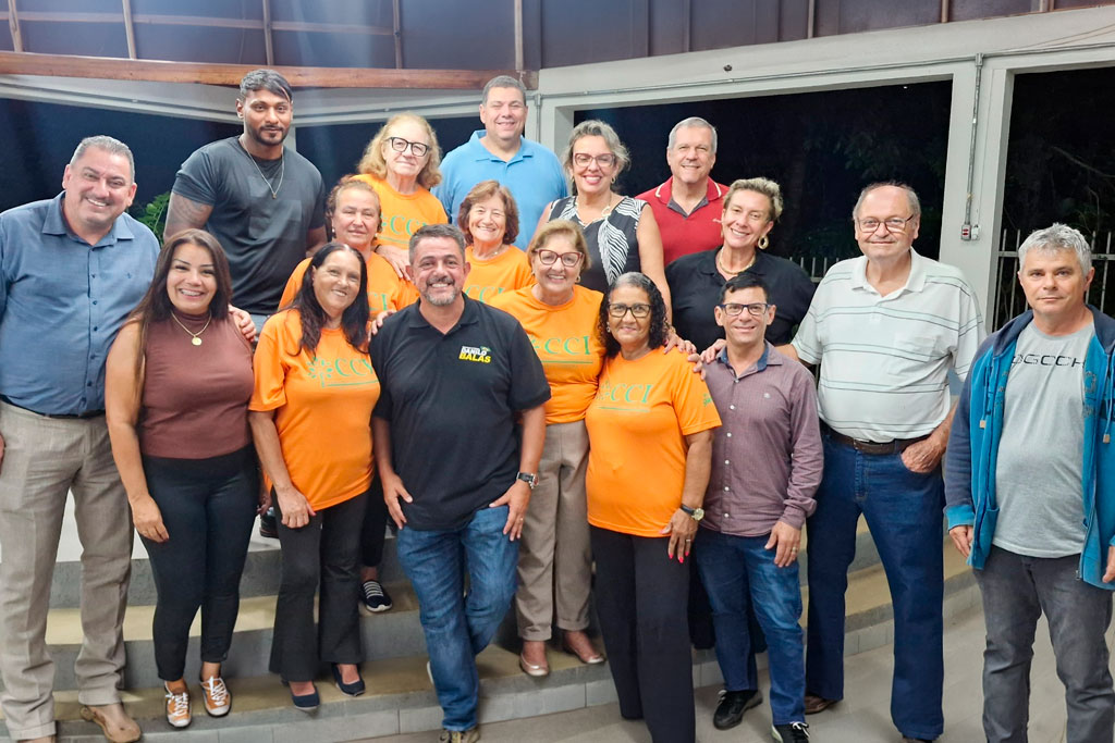 Deputado Danilo Danilo Balas (PL-SP) anuncia novos recursos e reforça cuidado com idosos no CCI de Porto Ferreira - Foto: Jonathan Ventura