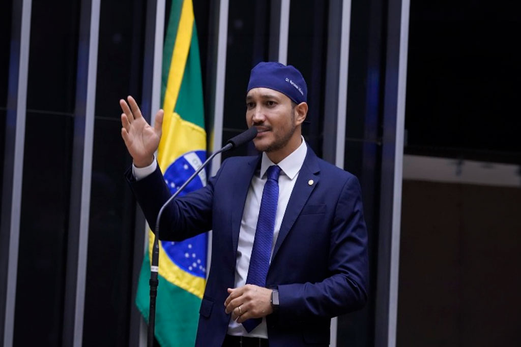 Dr. Fernando Máximo