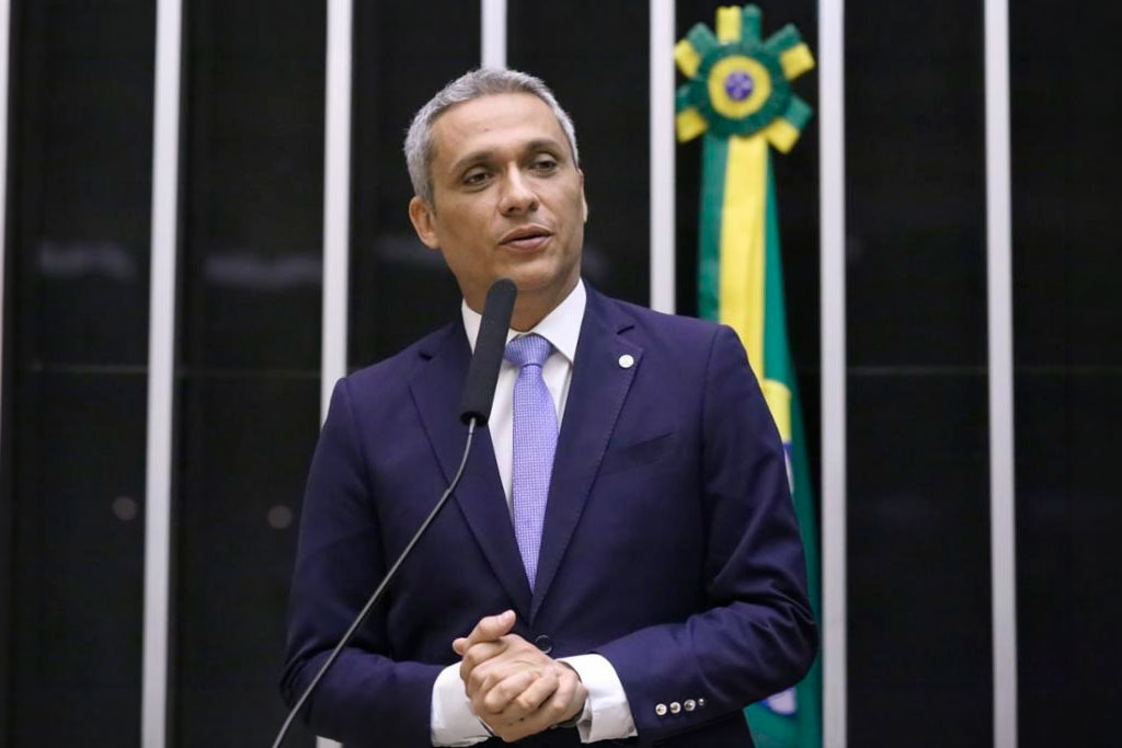 Após demissão de secretário no caso BYD, Gayer leva ao TCU suspeitas de interferência do Ministério do Trabalho