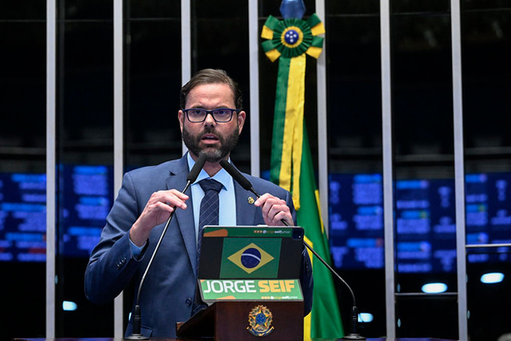 Senador Jorge Seif (PL-SC) em discurso à tribuna - Foto: Carlos Moura/Agência Senado