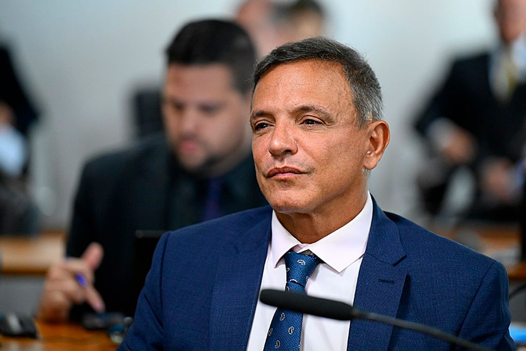O senador Marcio Bittar (PL-AC), relator, durante a reunião da comissão - Foto: Andressa Anholete/Agência Senado