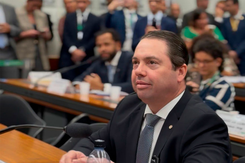 Rodolfo Nogueira rebate acusações e defende Bolsonaro em embate na Câmara