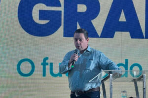 Rodolfo Nogueira (PL--MS) recebe Flávio Bolsonaro (PL-RJ) na Expogrande e reforça importância da segurança jurídica no campo - Foto: divulgação/Agência Assessoria de Imprensa