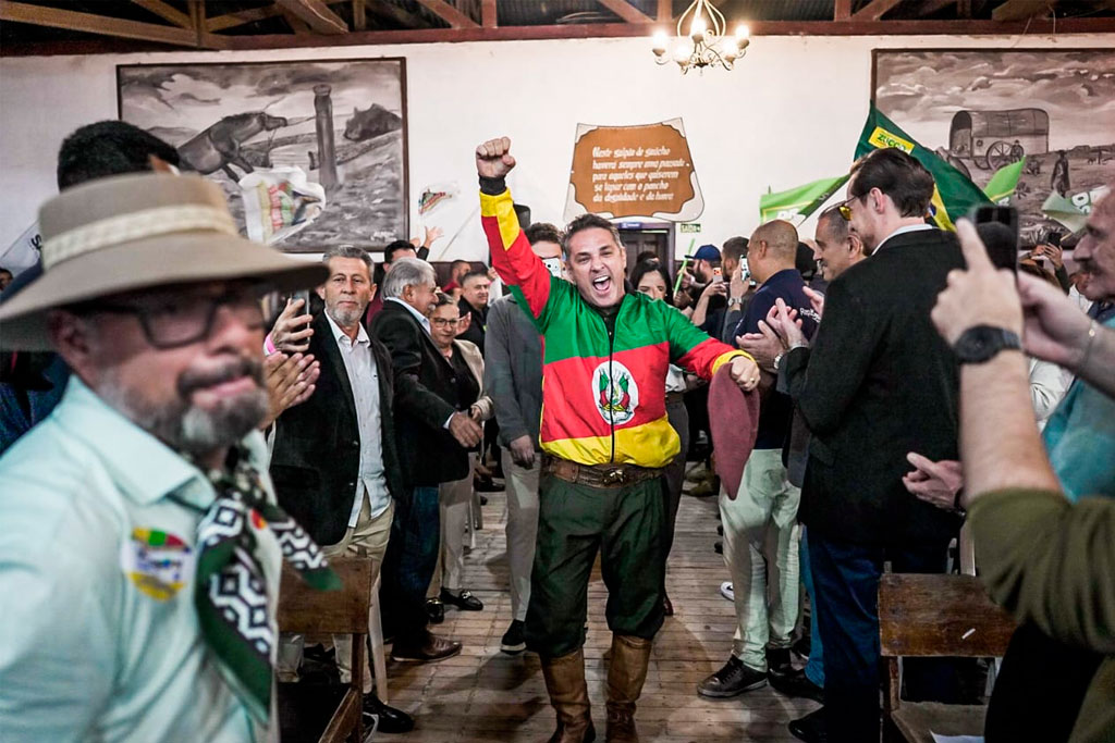 Cerca de 700 pessoas lotam o CTG Farroupilha para ato político com Zucco e pré-candidatos no Alegrete - Foto: divulgação/Assessoria de Imprensa