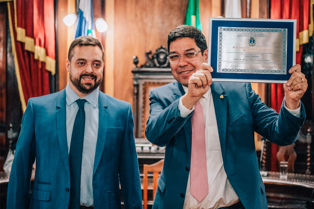 Altineu Côrtes (PL-RJ) recebe título de Cidadão Petropolitano em Petrópolis - Foto: divulgação/Assessoria de Imprensa