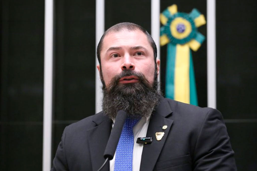 Deputado Delegado Paulo Bilynskyj (PL-SP): hoje, policiais arcam com custos altos para provar sua inocência - Foto: Kayo Magalhães / Câmara dos Deputados