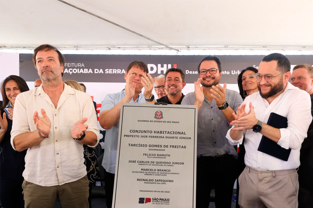 Deputado Danilo Balas (PL-SP) participa de entrega de moradias com o Governador Tarcísio em Araçoiaba da Serra - Foto: Governo do Estado de São Paulo