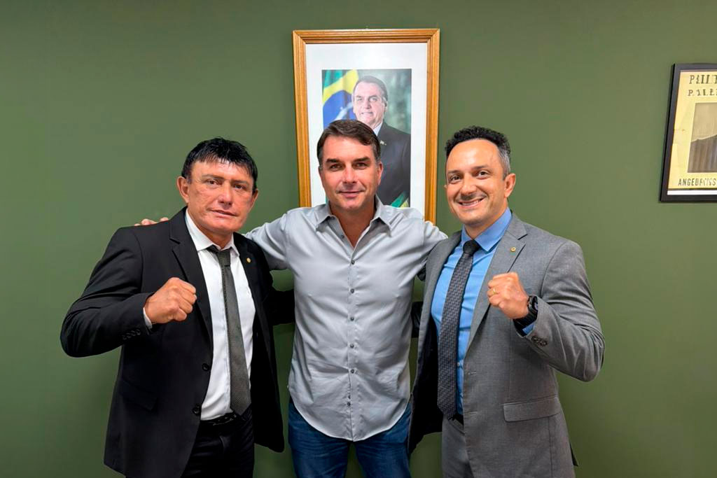 Pré-candidato Flávio Bolsonaro (PL-RJ) lidera corrida no Pará; pré-candidato Éder Mauro (PL-PA) mantém presença entre os mais citados ao Senado em nova pesquisa - Foto: divulgação/Assessoria de Imprensa