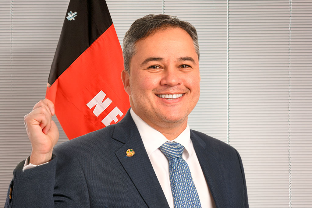 Senador Efraim de Araújo Morais Filho (PL-PB)
