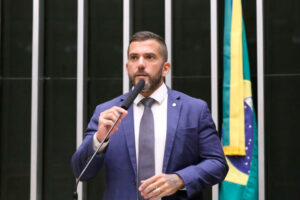 Deputado Carlos Jordy (PL-RJ): medida compatível com uma realidade criminosa que evoluiu tecnologicamente – Foto: Kayo Magalhães / Câmara dos Deputados