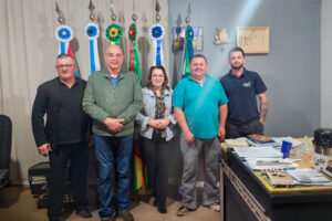 O deputado federal Osmar Terra, pré-candidato a deputado federal e a pré-candidata a deputada estadual Vanice de Matos, ambos PL, cumpriram agenda intensa nesta semana na região Noroeste do Rio Grande do Sul - Foto: divulgação/Assessoria de Imprensa