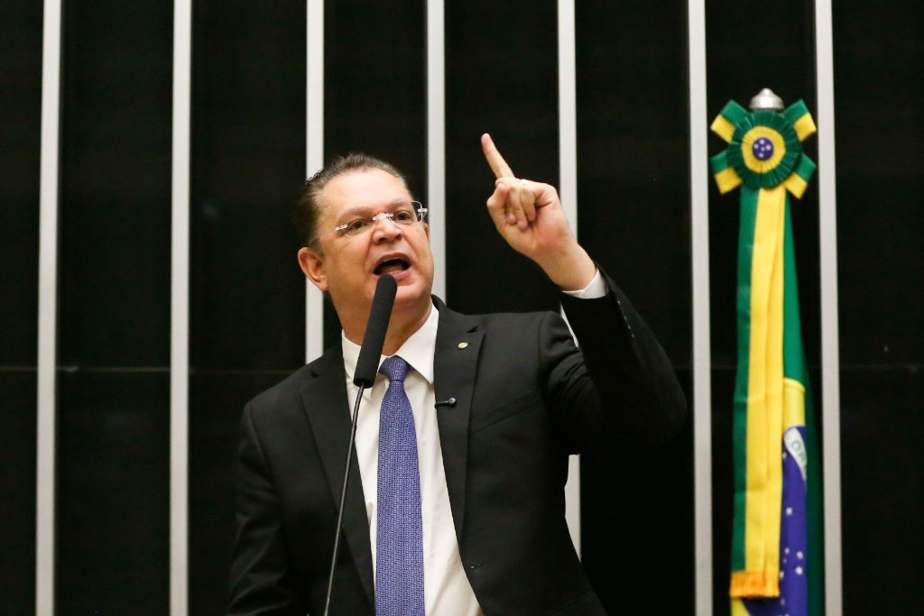 ARTIGO I A Câmara dos Deputados e seus 200 anos de compromisso com o povo brasileiro